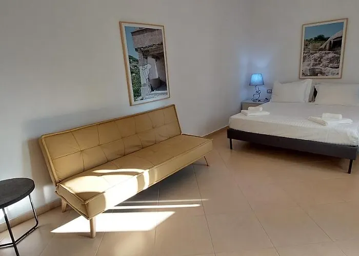 Radhima Garden Apartment With Free Parking
